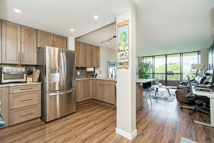 Property Photo: 2041 Bellwood Avenue 1203 BC V5B 4V5
