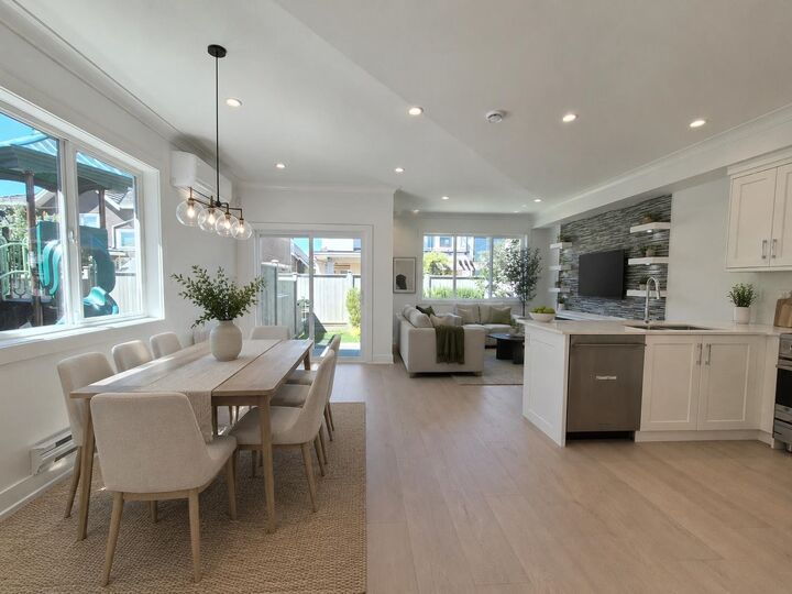 Property Photo: 8233 Williams Road 102 BC V7A 1G4