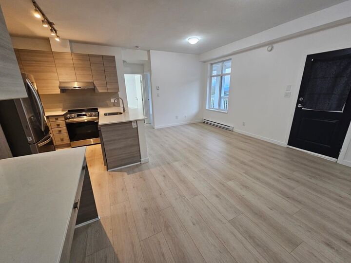 Property Photo:  6965 Hastings Street 32  BC V5B 1S9 