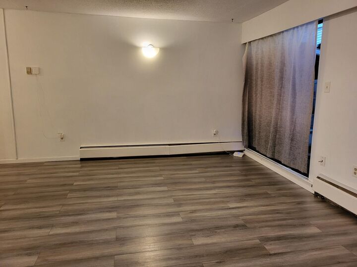 Property Photo: 515 Eleventh Street 112 BC V3M 4G4