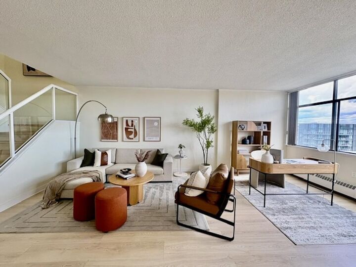 Property Photo: 6631 Minoru Boulevard 1603 BC V6Y 1Z1