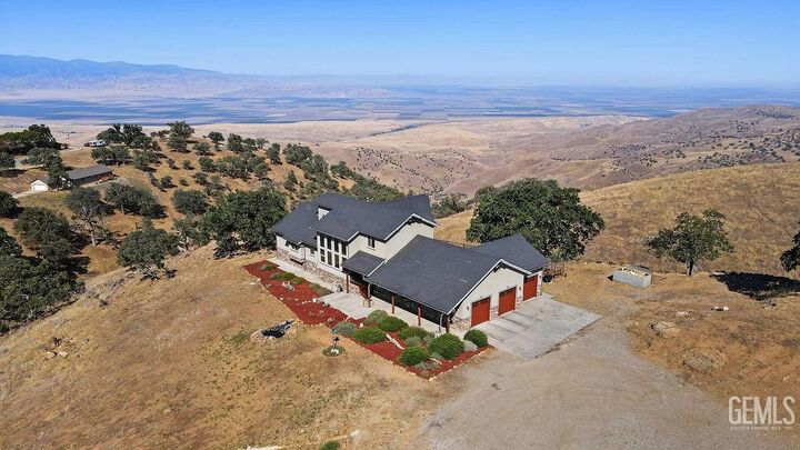 Property Photo: 30951 Dapple Grey Court CA 93561