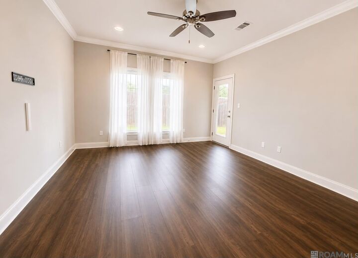 Property Photo: 9017 Lockhart Rd LA 70726