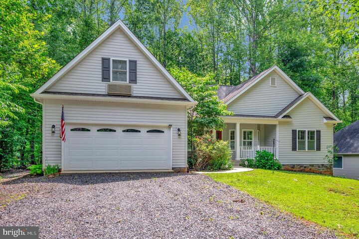 Property Photo: 106 Cloverhill Court VA 22508