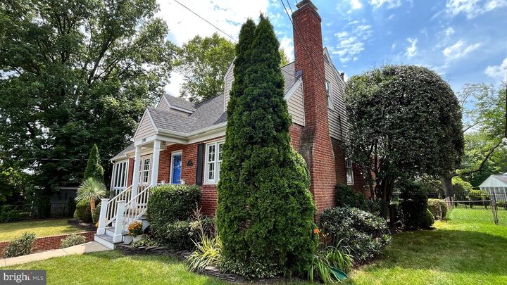 Property Photo:  2018 N Quantico Street  VA 22205 