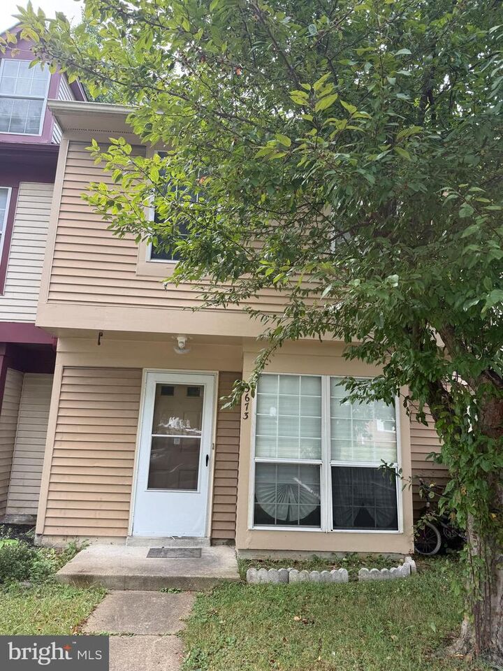 Property Photo:  3673 Tavern Way  VA 22172 