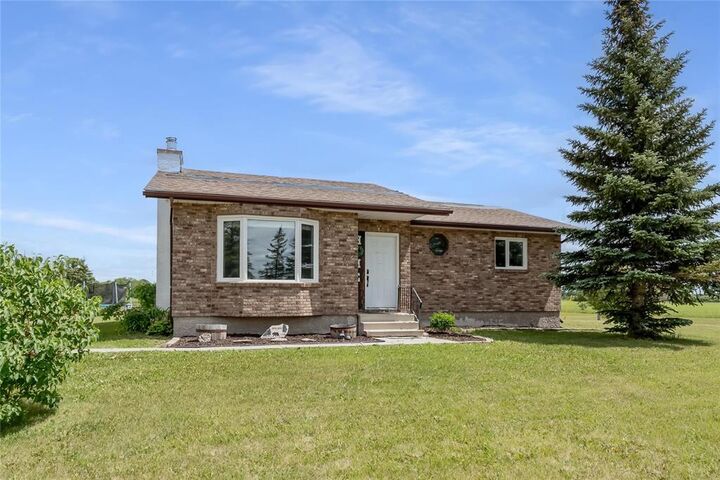 Property Photo:  71081 Dundee Garson Rd 33E Road  MB R0E 0R0 