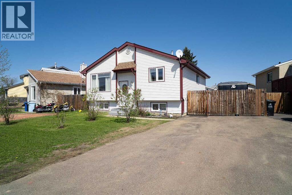 Property Photo: 170 Fullerton Drive AB T9K 1P8