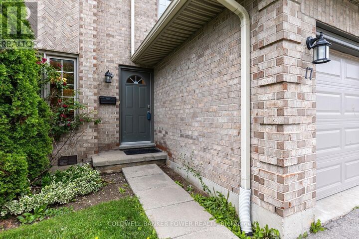 Property Photo:  340 Ambleside Drive 17  ON N6G 4Y5 