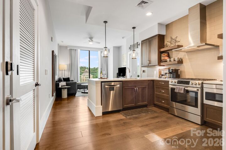 Property Photo: 7 Patton Avenue 1006 NC 28801