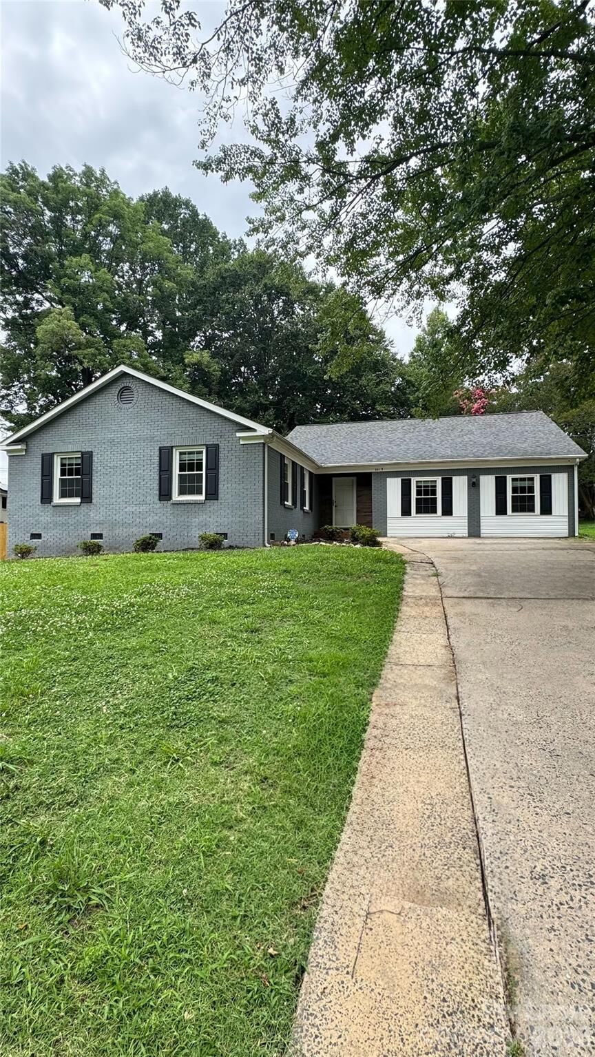 Property Photo:  5419 Galway Drive  NC 28215 