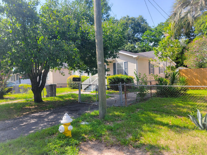 Property Photo:  2213 Suffolk Street  SC 29405 