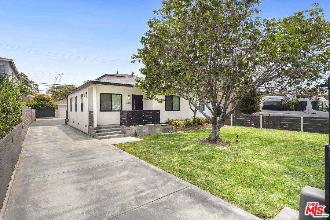 Property Photo: 2806 S Barrington Ave CA 90064