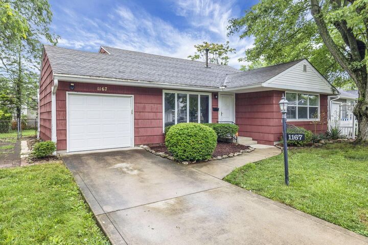 Property Photo:  1167 Manfeld Drive  OH 43227 