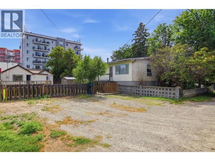 Property Photo: 168 Yew Street BC V2B 3Z9