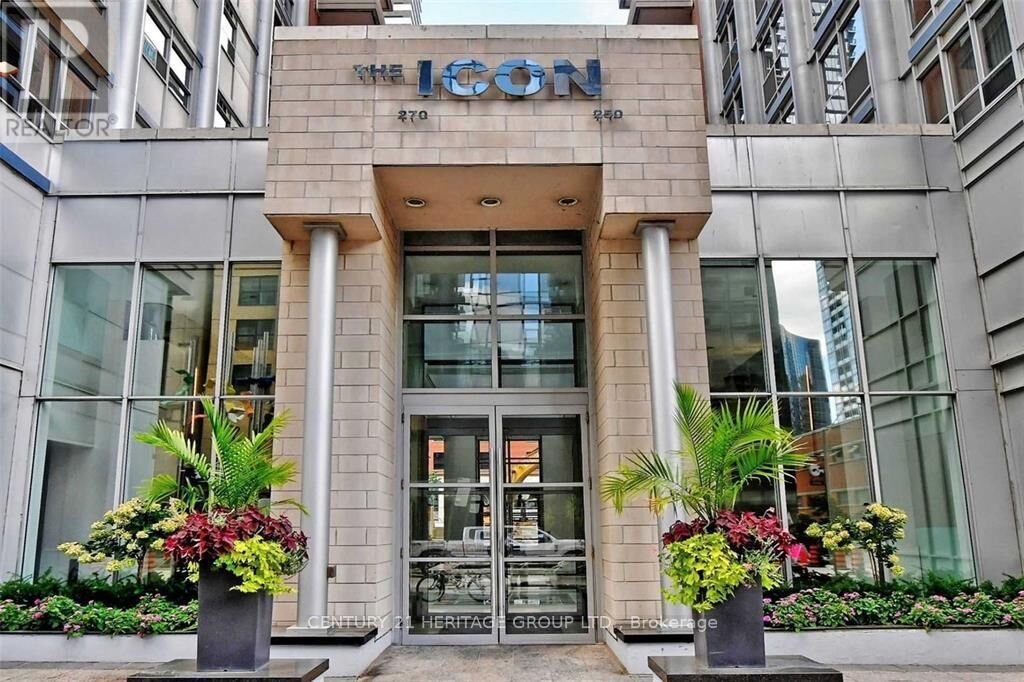 Property Photo:  250 Wellington Street 926  ON M5V 3P6 