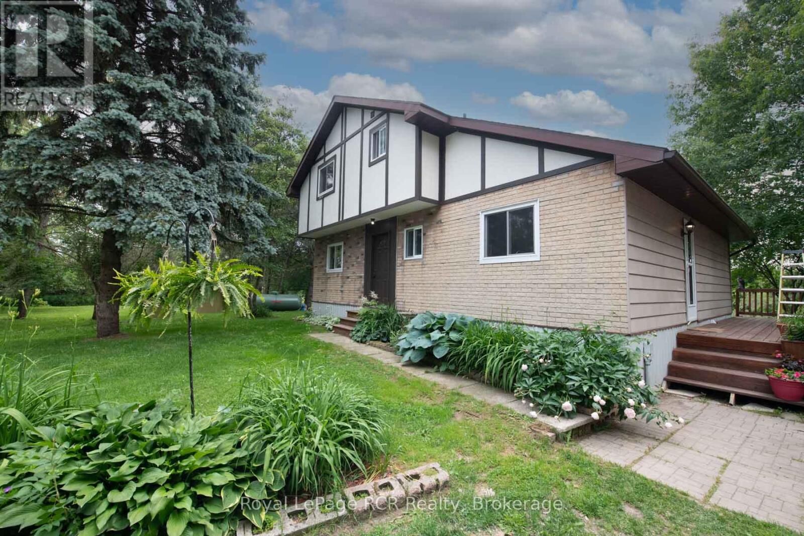Property Photo: 7589 Highway 89 East ON N0G 2L0