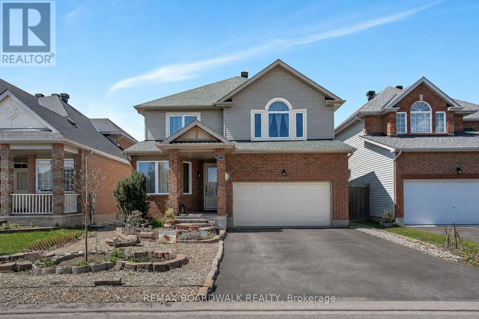 Property Photo:  102 Mosswood Court  ON K1V 0N6 