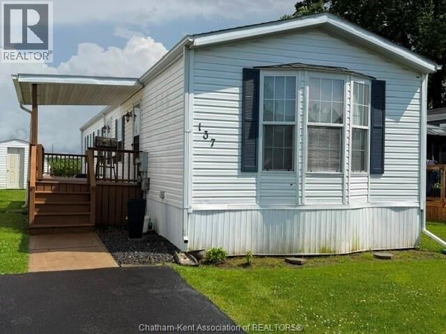 Property Photo:  137 Dunkirk Drive  ON N7L 5J5 