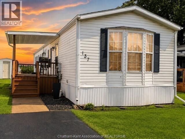 Property Photo: 137 Dunkirk Drive ON N7L 5J5