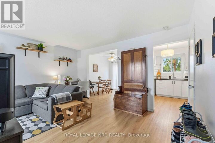 Property Photo:  27 Canterbury Drive  ON L2P 3M6 