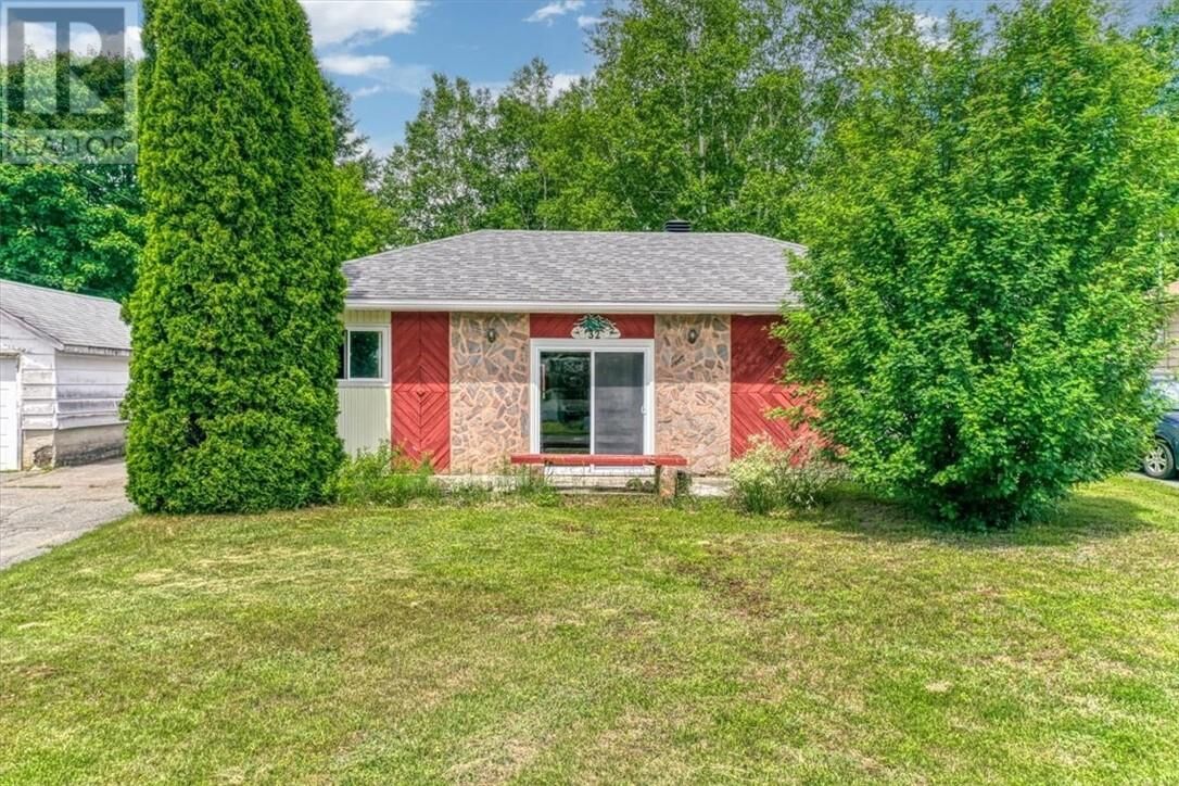 Property Photo:  32 Fraser Avenue  ON P0M 2R0 