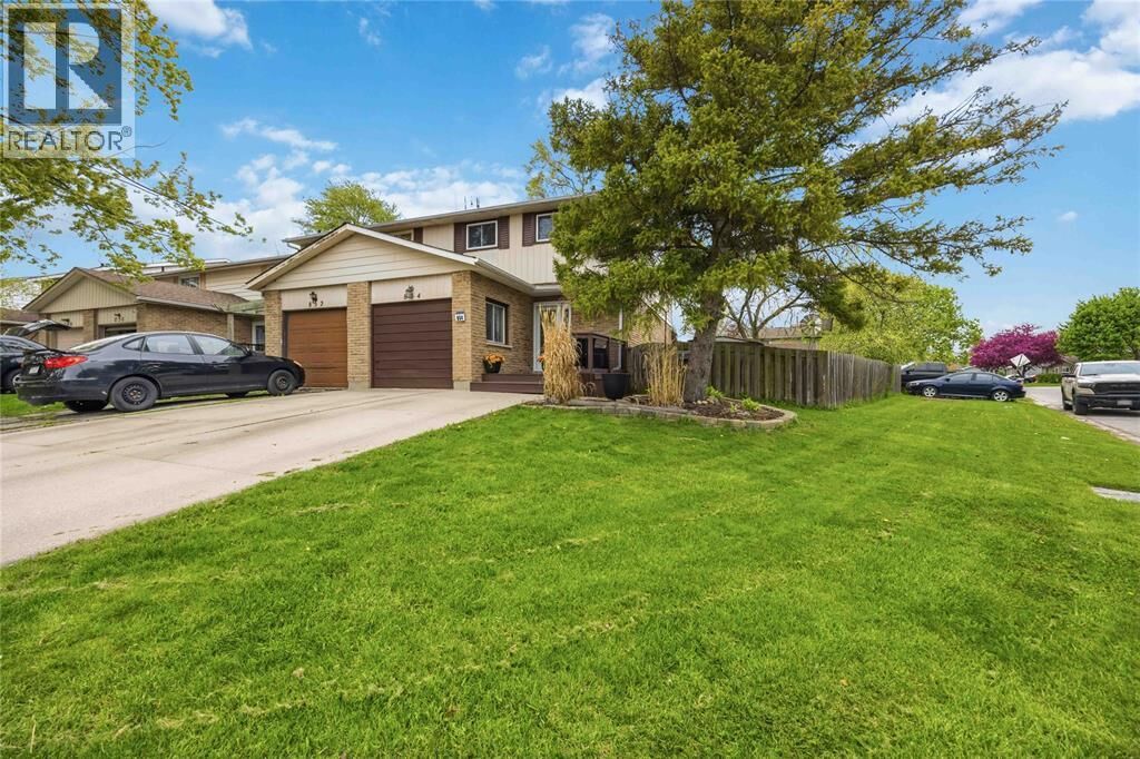 Property Photo: 854 Lanark Crescent ON N7S 4E4
