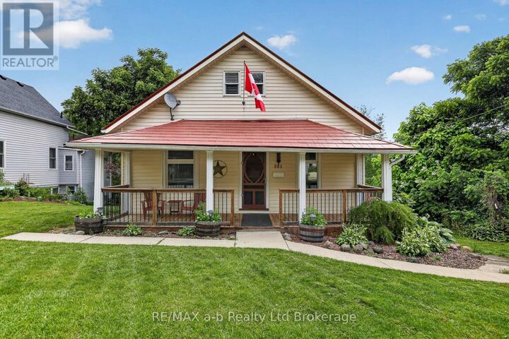 Property Photo: 301 Thames Street South ON N5C 2T8