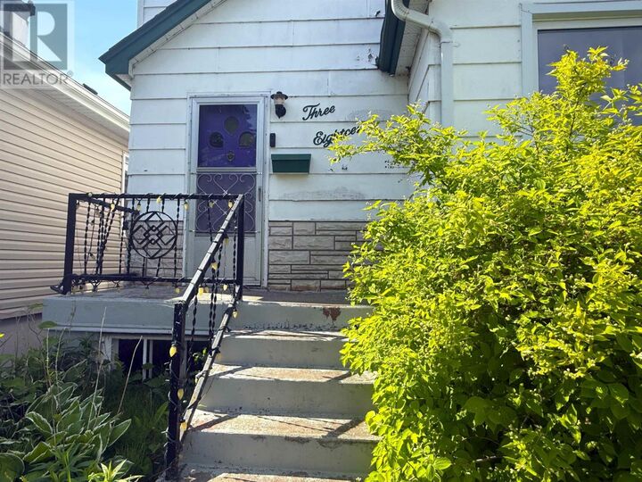 Property Photo:  318 Empire Ave  ON P7E 4R8 