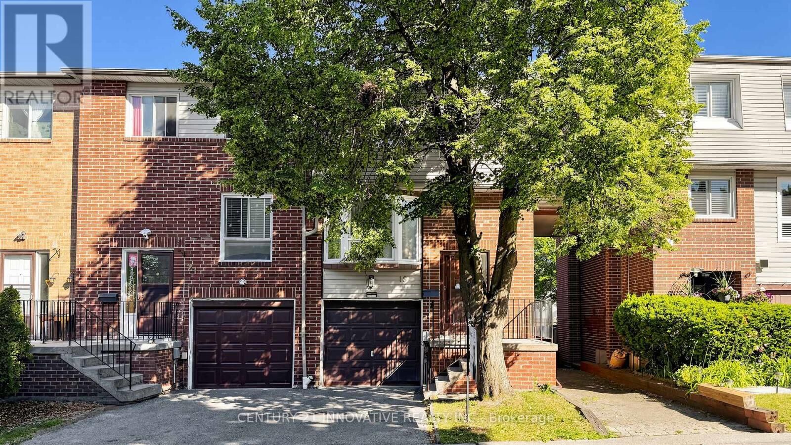 Property Photo:  33 Dundalk Drive 19  ON M1P 4X6 