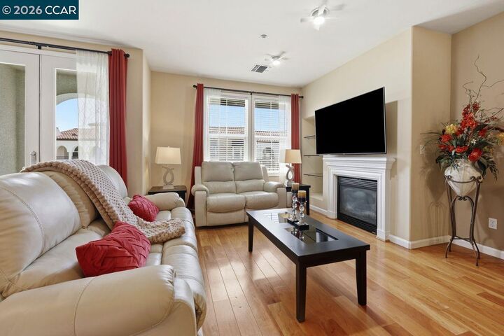 Property Photo:  3290 Maguire Way 404  CA 94568 