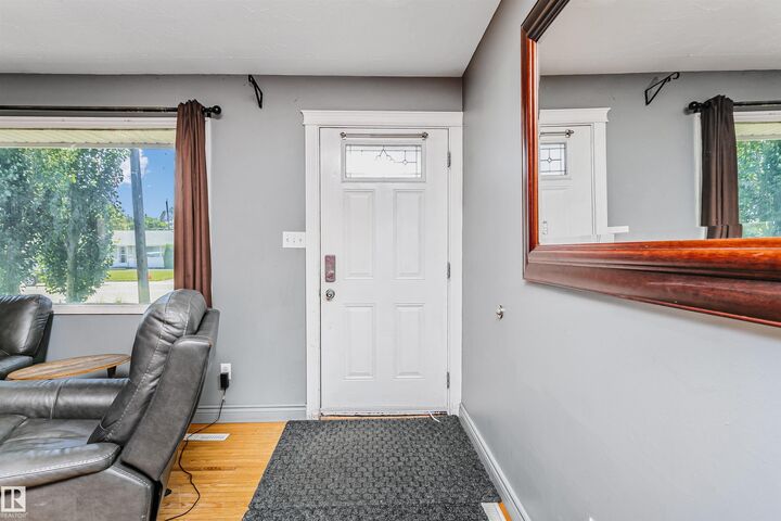 Property Photo:  8119 160 Street NW  AB T5R 2G9 