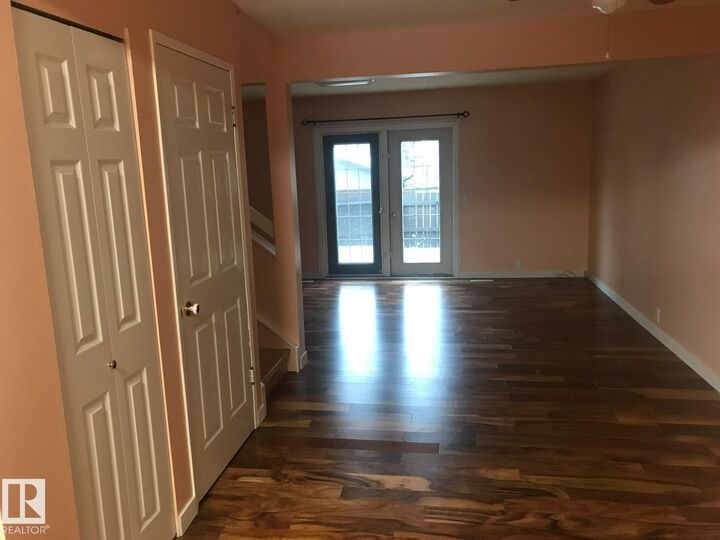 Property Photo:  1704 37 Street NW  AB T6L 2R7 