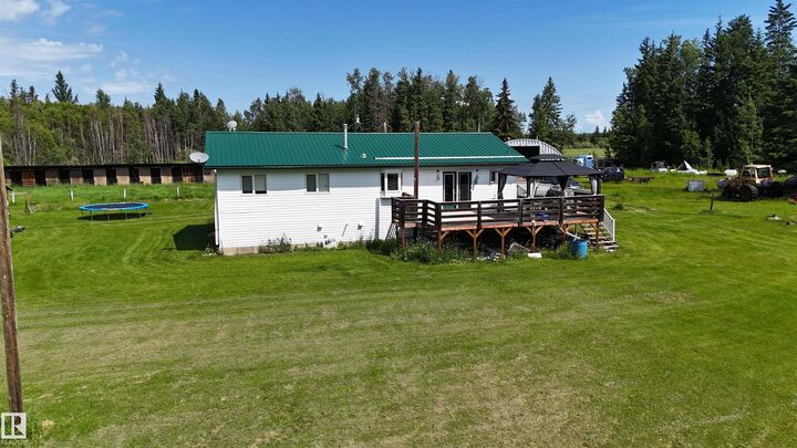 Property Photo: 674036 Rge Road 193 AB T0A 0M0