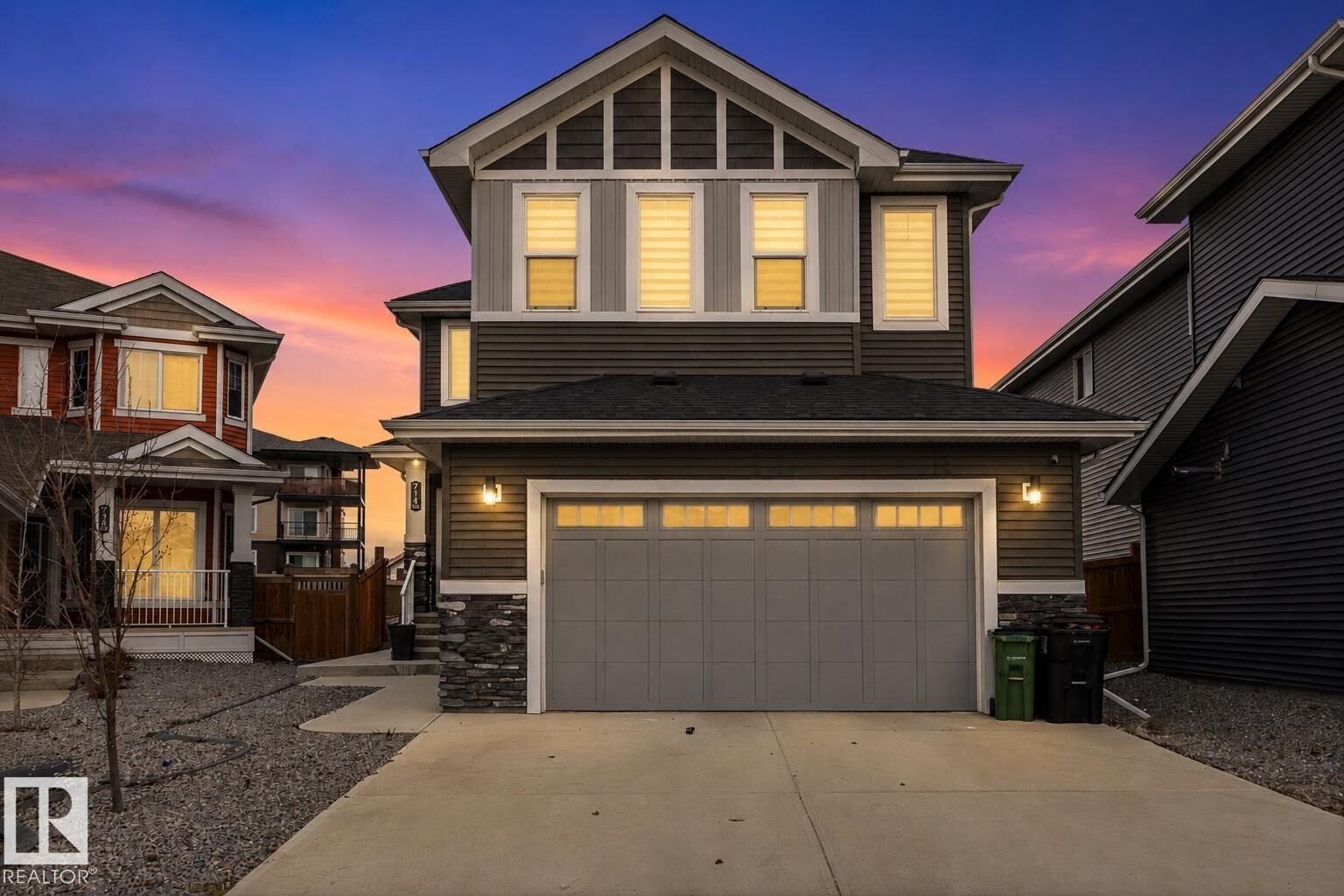 Property Photo:  714 Ebbers Place NW  AB T5Y 3V3 