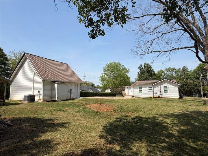Property Photo:  5919 River Road  GA 30542 
