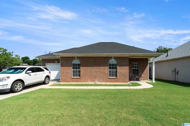 Property Photo: 8627 Cedar Springs Circle AL 35094
