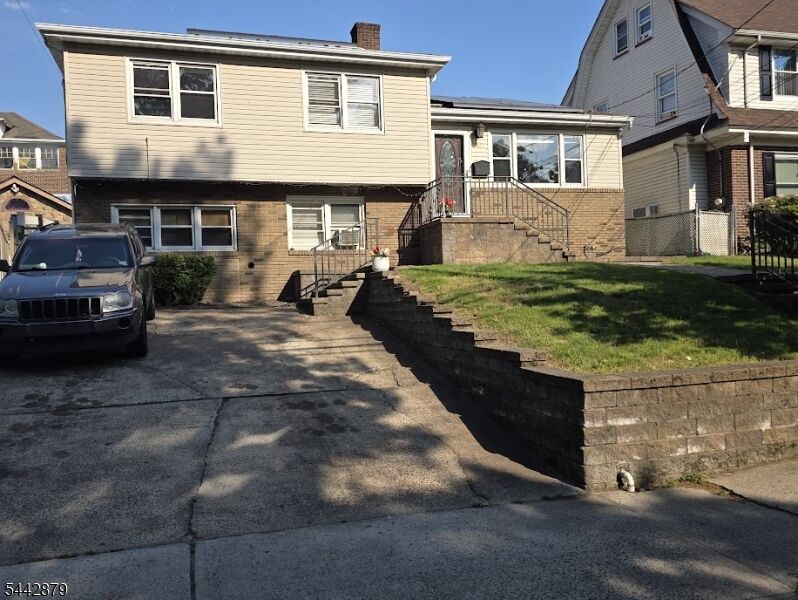 Property Photo:  423 Lake St  NJ 07104 