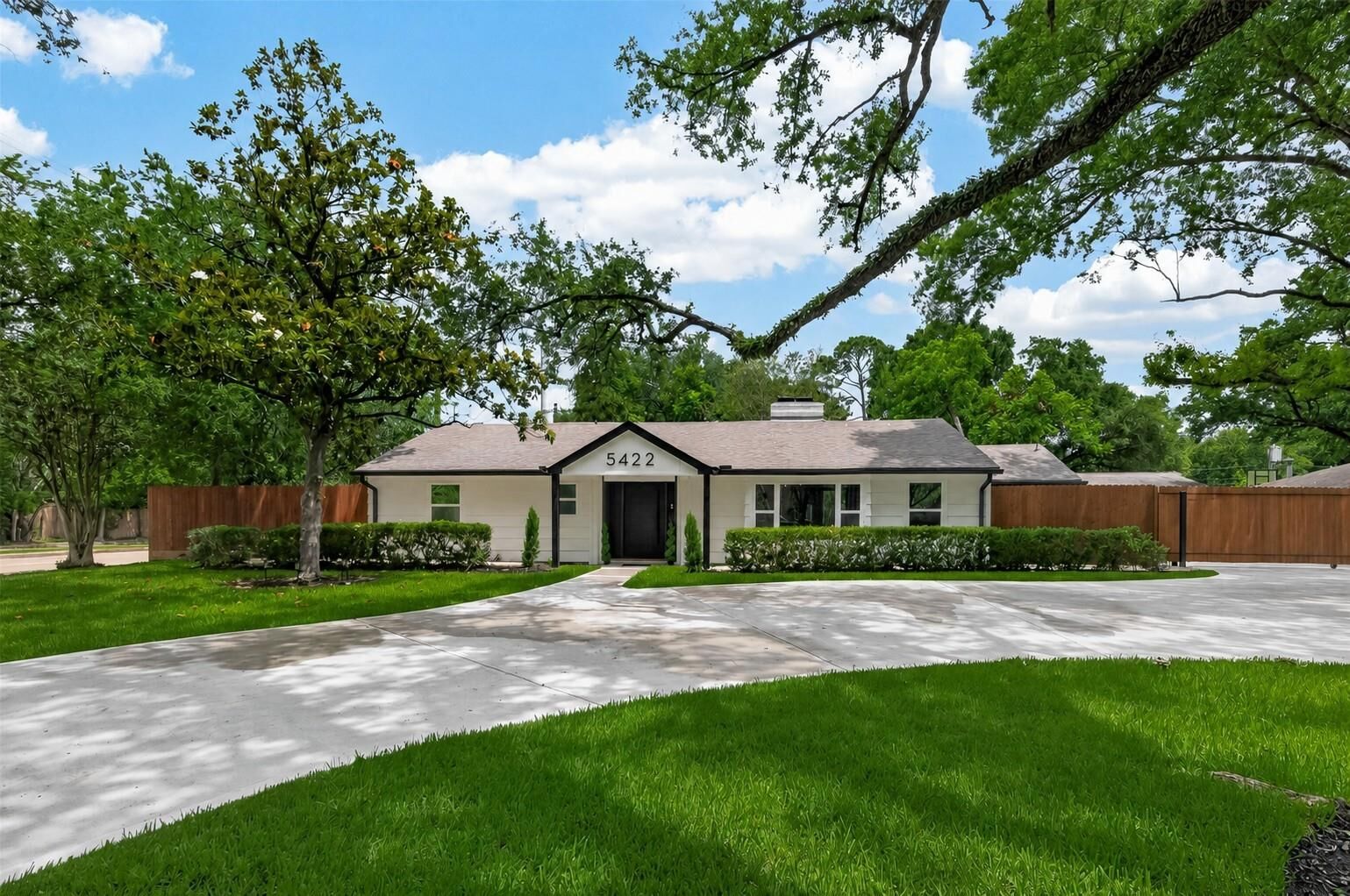 Property Photo: 5422 Valerie Street TX 77401