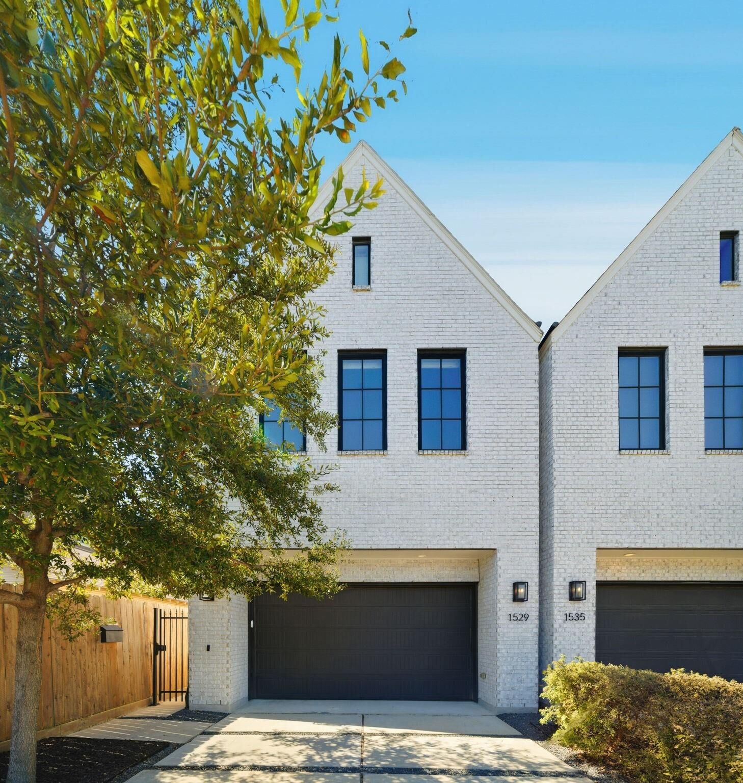 Property Photo: 1529 Laird Street TX 77008