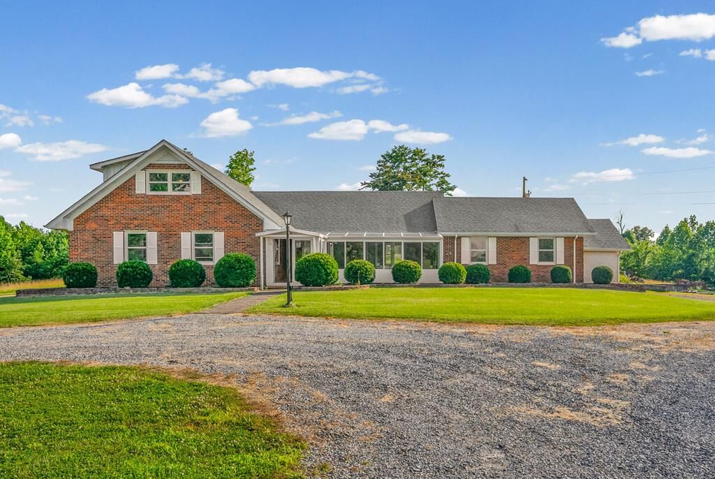 Property Photo:  20715 20715 Dawson Springs Rd  KY 42408 