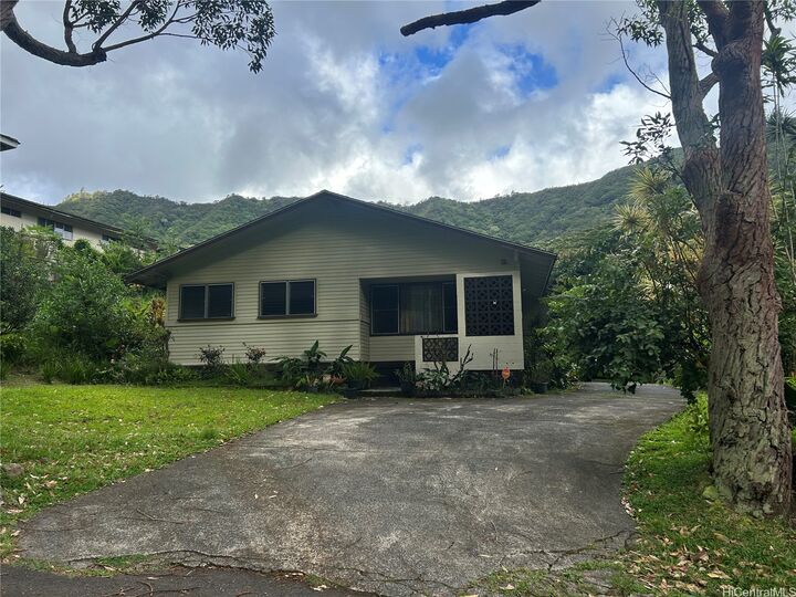 Property Photo: 3545 Kalihi Street HI 96819