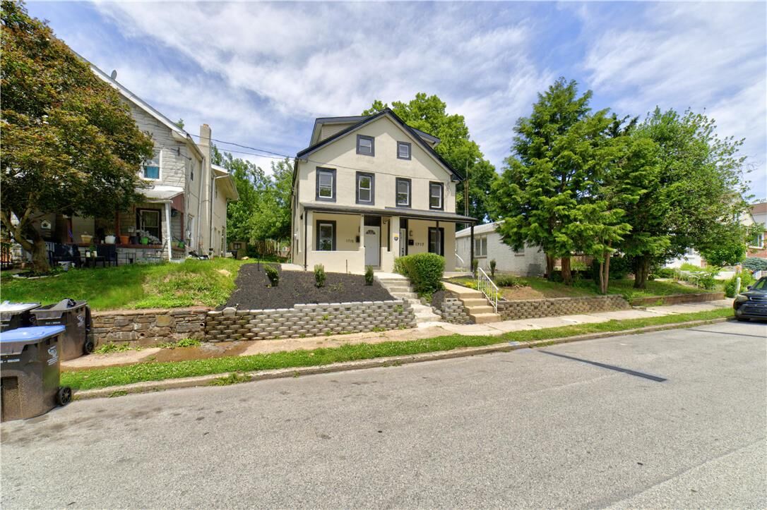 Property Photo:  1715 Willow Street  PA 19401 