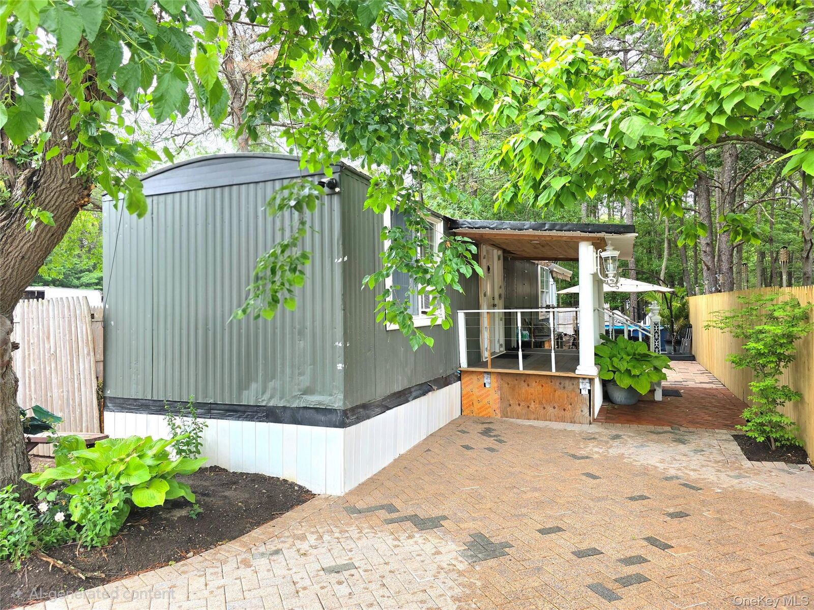 Property Photo:  