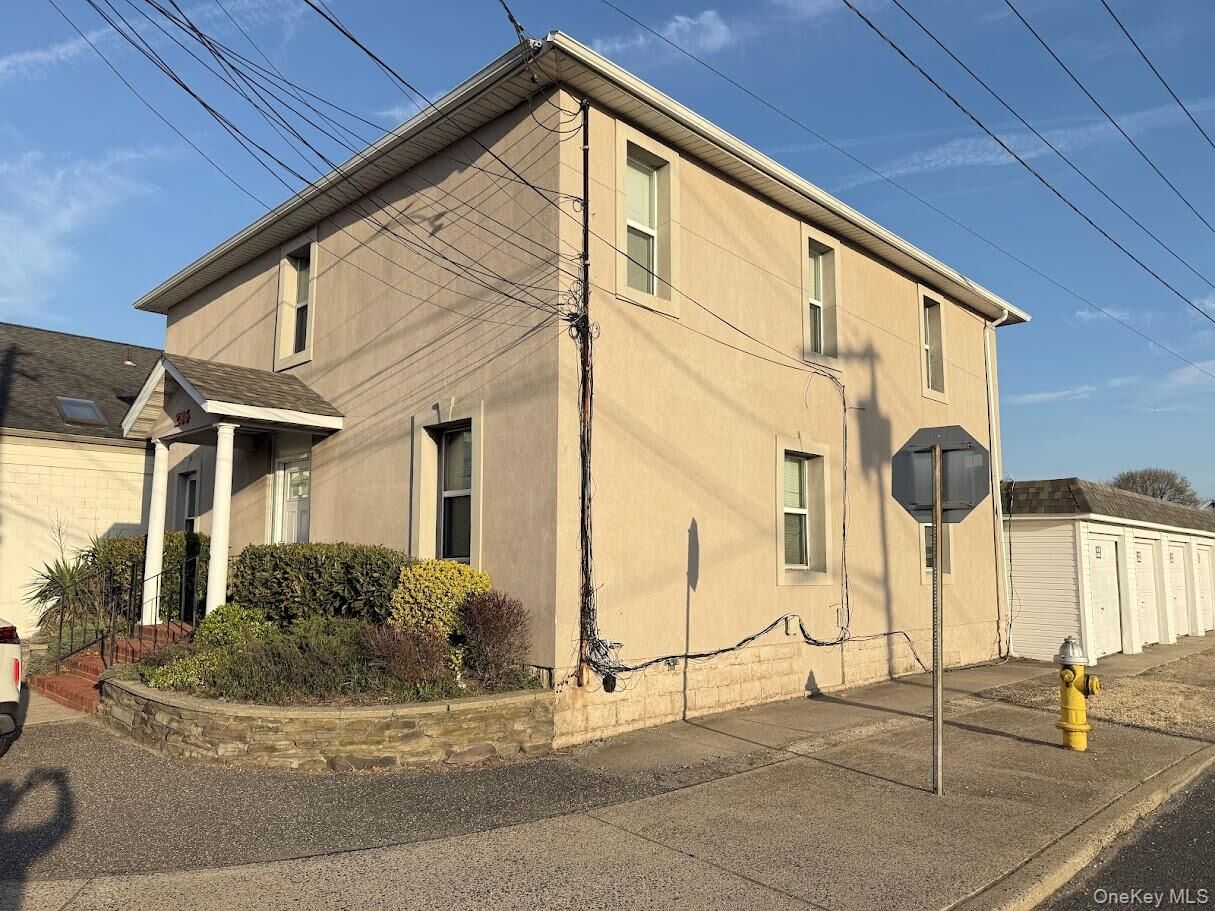 Property Photo:  236 W Montauk Highway W 2E  NY 11757 