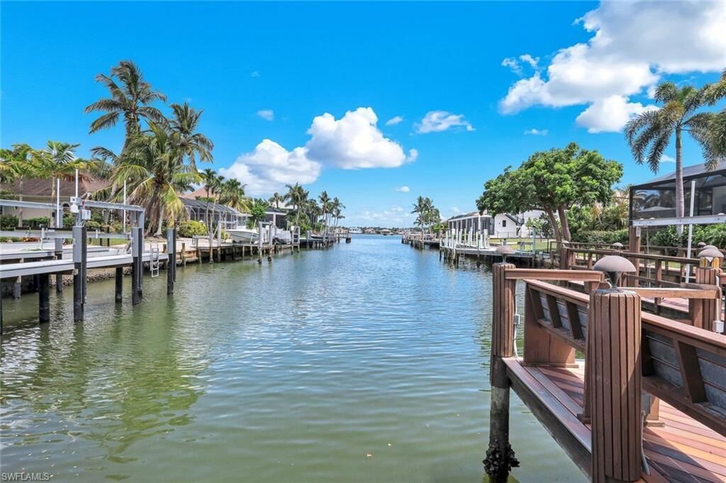Property Photo:  511 Alameda Court  FL 34145 