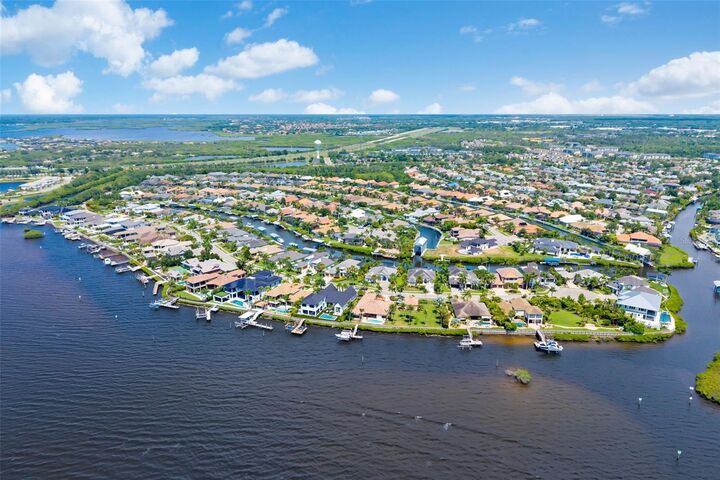 Property Photo: 4770 Mainsail Drive FL 34208