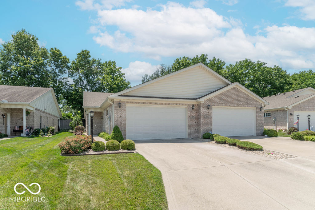 Property Photo:  3391 Lukes Way  IN 46143 
