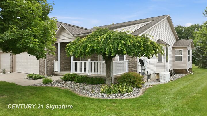 Property Photo:  6460 Royal Club Drive  MI 48433 