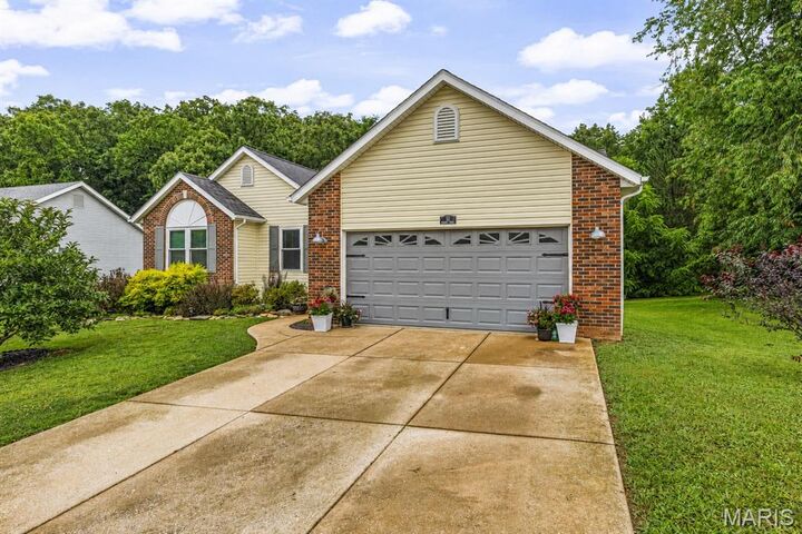 Property Photo:  52 Ashford Place  MO 63028 